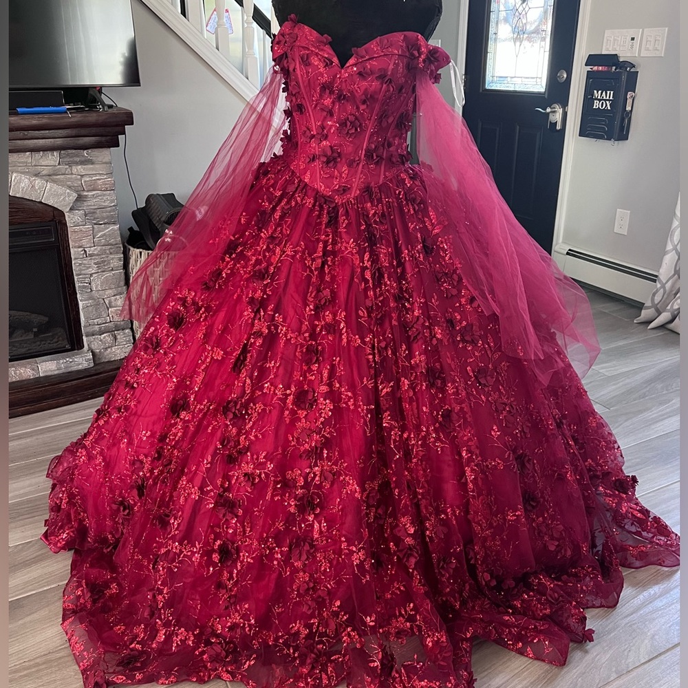 Sweet 16 / Prom Red dress corset ballgown/appliqué&glitter/off the shoulder